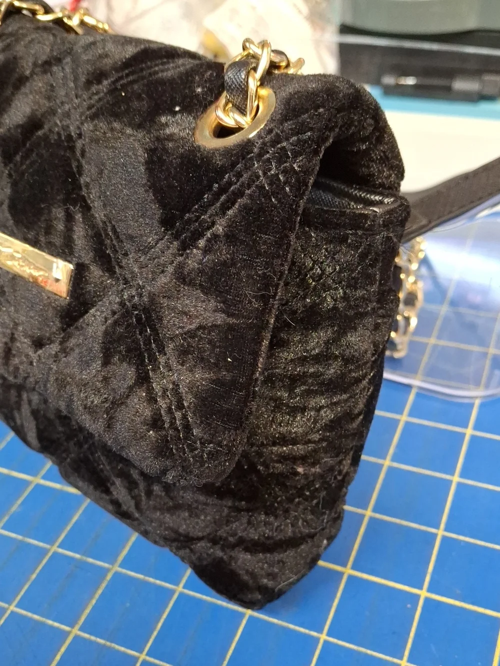 Quilted Velvet Chain-Handle Shoulder Bag 7x6x2 - Black